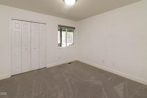 Tiny photo for 51343 Mitchell RD, La Pine, OR 97739 (MLS # 220223813)