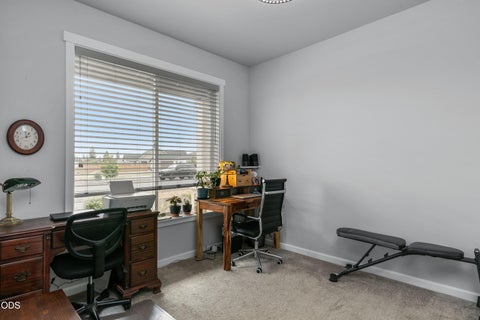 Tiny photo for 16624 Pine Creek Drive, La Pine, OR 97739 (MLS # 220222816)