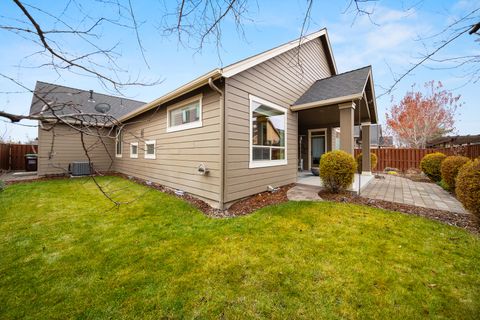 Tiny photo for 1229 NE Sunrise Street, Prineville, OR 97754 (MLS # 220212900)
