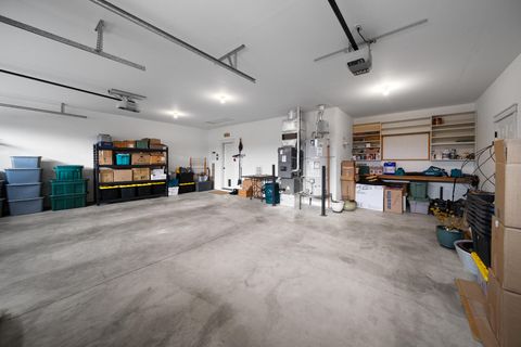 Tiny photo for 1229 NE Sunrise Street, Prineville, OR 97754 (MLS # 220212900)