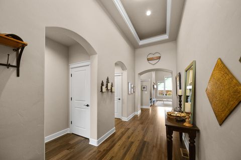 Tiny photo for 1229 NE Sunrise Street, Prineville, OR 97754 (MLS # 220212900)