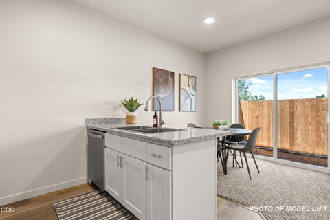 Tiny photo for 2032 Sunset Drive #7, Medford, OR 97501 (MLS # 220226842)
