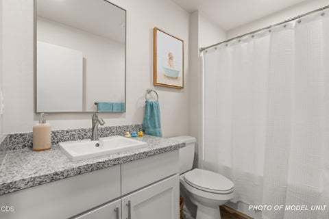 Tiny photo for 2032 Sunset Drive #7, Medford, OR 97501 (MLS # 220226842)