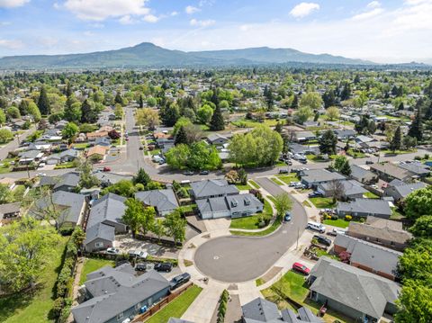 Tiny photo for 35 Scholarship Way, Medford, OR 97501 (MLS # 220219403)