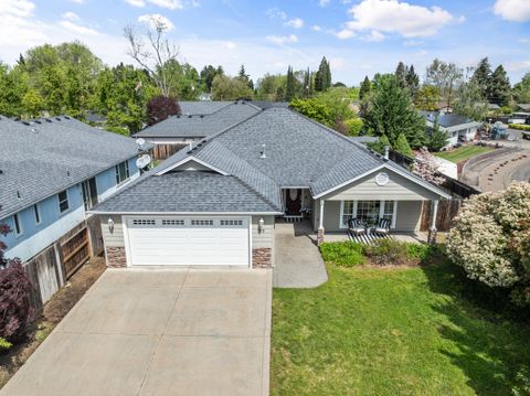 Tiny photo for 35 Scholarship Way, Medford, OR 97501 (MLS # 220219403)