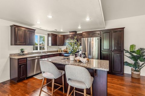 Tiny photo for 35 Scholarship Way, Medford, OR 97501 (MLS # 220219403)