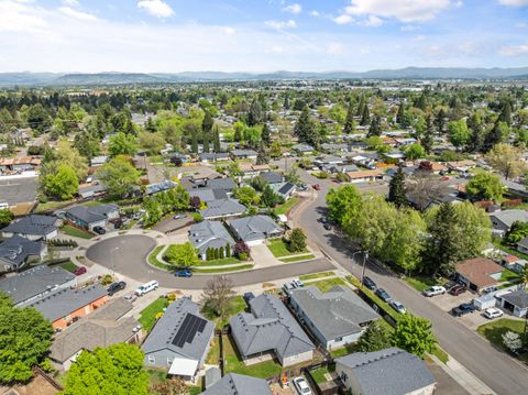 Tiny photo for 35 Scholarship Way, Medford, OR 97501 (MLS # 220219403)