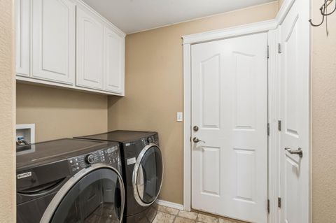 Tiny photo for 35 Scholarship Way, Medford, OR 97501 (MLS # 220219403)