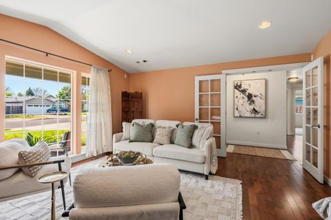 Tiny photo for 35 Scholarship Way, Medford, OR 97501 (MLS # 220219403)