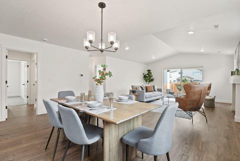 Tiny photo for 454 NW Monte Vista Avenue #127, Madras, OR 97741 (MLS # 220212712)