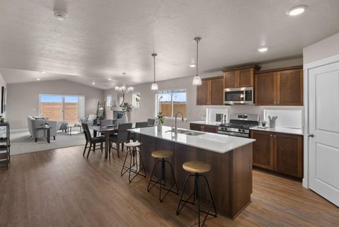 Tiny photo for 454 NW Monte Vista Avenue #127, Madras, OR 97741 (MLS # 220212712)