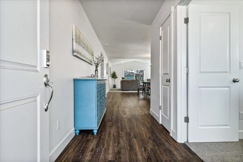 Tiny photo for 454 NW Monte Vista Avenue #127, Madras, OR 97741 (MLS # 220212712)