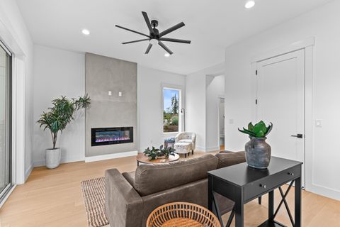 Tiny photo for 107 Golf View Drive, Eagle Point, OR 97524 (MLS # 220212164)