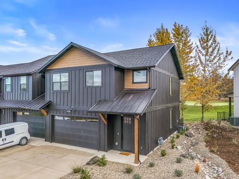 Tiny photo for 107 Golf View Drive, Eagle Point, OR 97524 (MLS # 220212164)