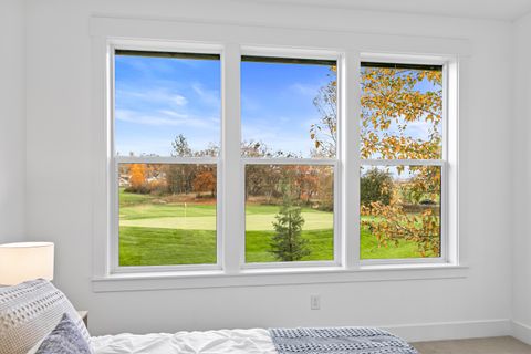 Tiny photo for 107 Golf View Drive, Eagle Point, OR 97524 (MLS # 220212164)