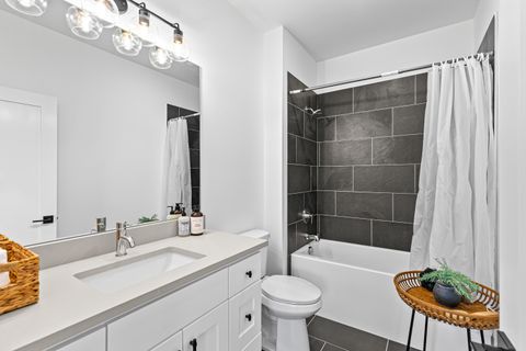 Tiny photo for 107 Golf View Drive, Eagle Point, OR 97524 (MLS # 220212164)