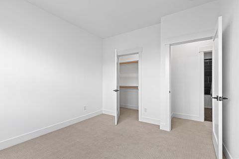 Tiny photo for 107 Golf View Drive, Eagle Point, OR 97524 (MLS # 220212164)