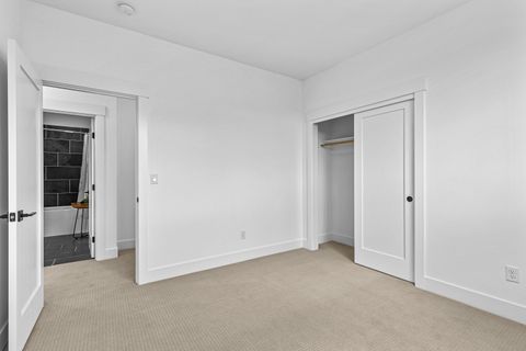 Tiny photo for 107 Golf View Drive, Eagle Point, OR 97524 (MLS # 220212164)