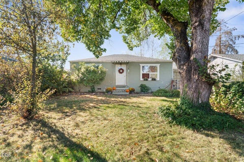 Photo of 241 Marion Lane, Grants Pass, OR 97527 (MLS # 220229498)
