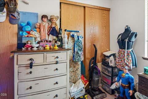 Tiny photo for 54690 Pinewood Avenue, Bend, OR 97707 (MLS # 220227376)