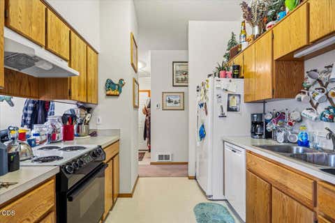 Tiny photo for 54690 Pinewood Avenue, Bend, OR 97707 (MLS # 220227376)