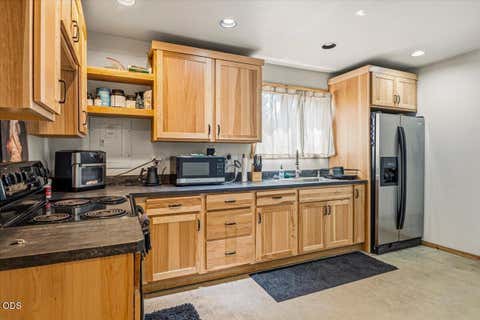 Tiny photo for 54690 Pinewood Avenue, Bend, OR 97707 (MLS # 220227376)