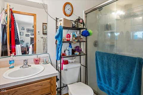 Tiny photo for 54690 Pinewood Avenue, Bend, OR 97707 (MLS # 220227376)