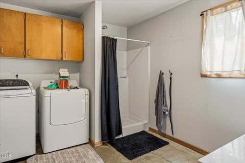 Tiny photo for 54690 Pinewood Avenue, Bend, OR 97707 (MLS # 220227376)