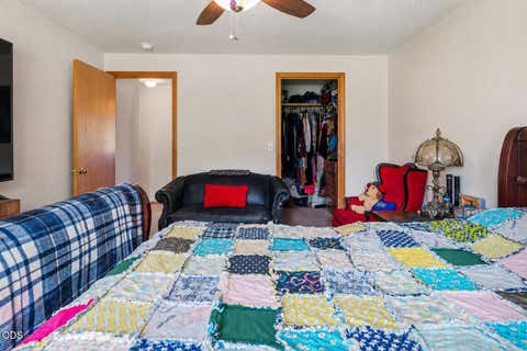 Tiny photo for 54690 Pinewood Avenue, Bend, OR 97707 (MLS # 220227376)