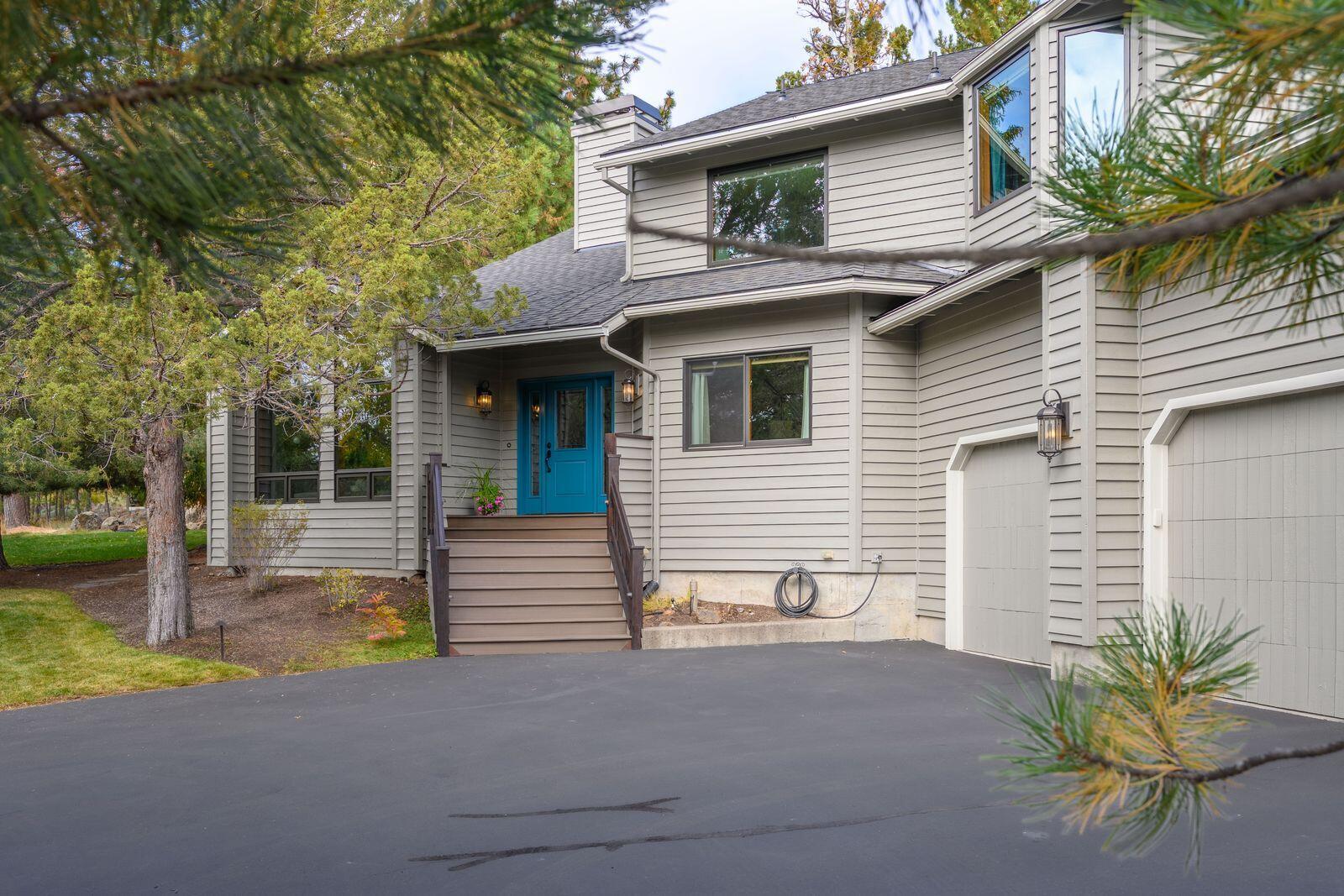 1648 NW Summit Drive