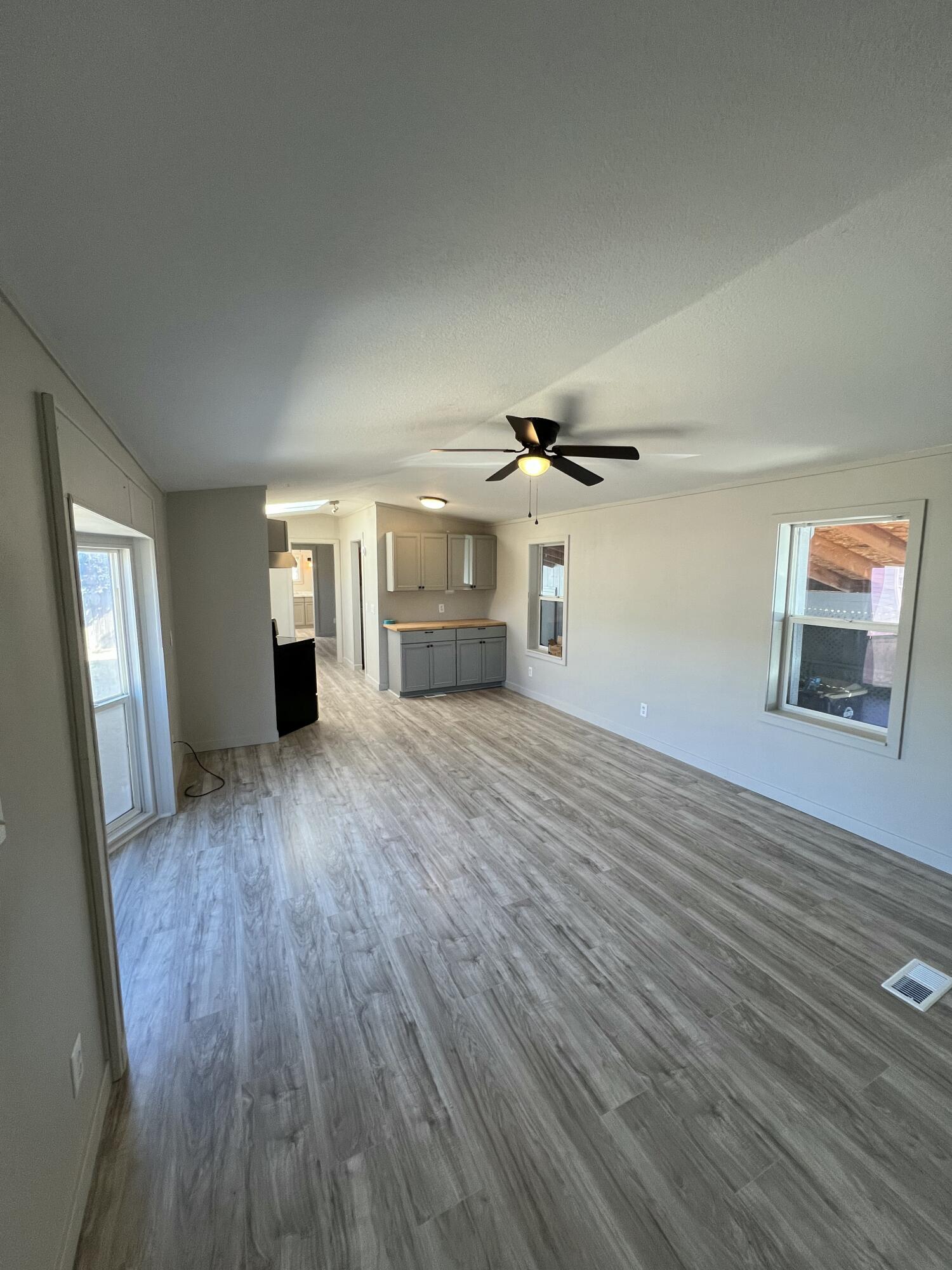 1201 SW 28th Street 4
