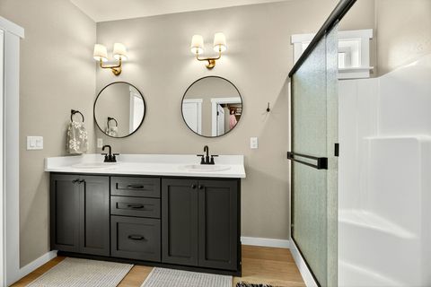 Tiny photo for 3738 Durst Street, Medford, OR 97504 (MLS # 220212098)