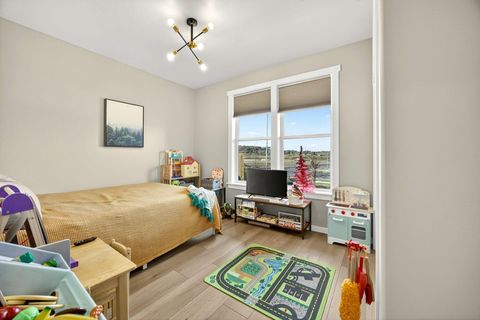 Tiny photo for 3738 Durst Street, Medford, OR 97504 (MLS # 220212098)