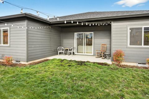 Tiny photo for 3738 Durst Street, Medford, OR 97504 (MLS # 220212098)