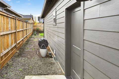 Tiny photo for 3738 Durst Street, Medford, OR 97504 (MLS # 220212098)