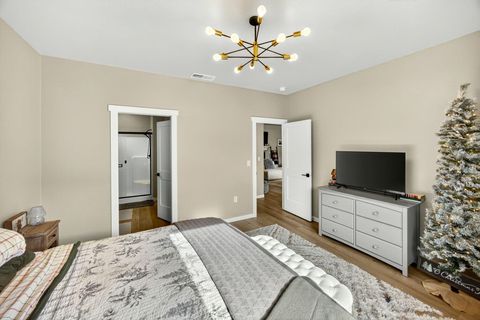 Tiny photo for 3738 Durst Street, Medford, OR 97504 (MLS # 220212098)