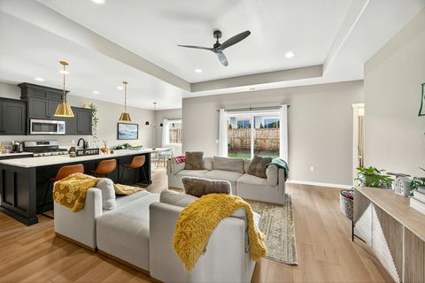 Tiny photo for 3738 Durst Street, Medford, OR 97504 (MLS # 220212098)