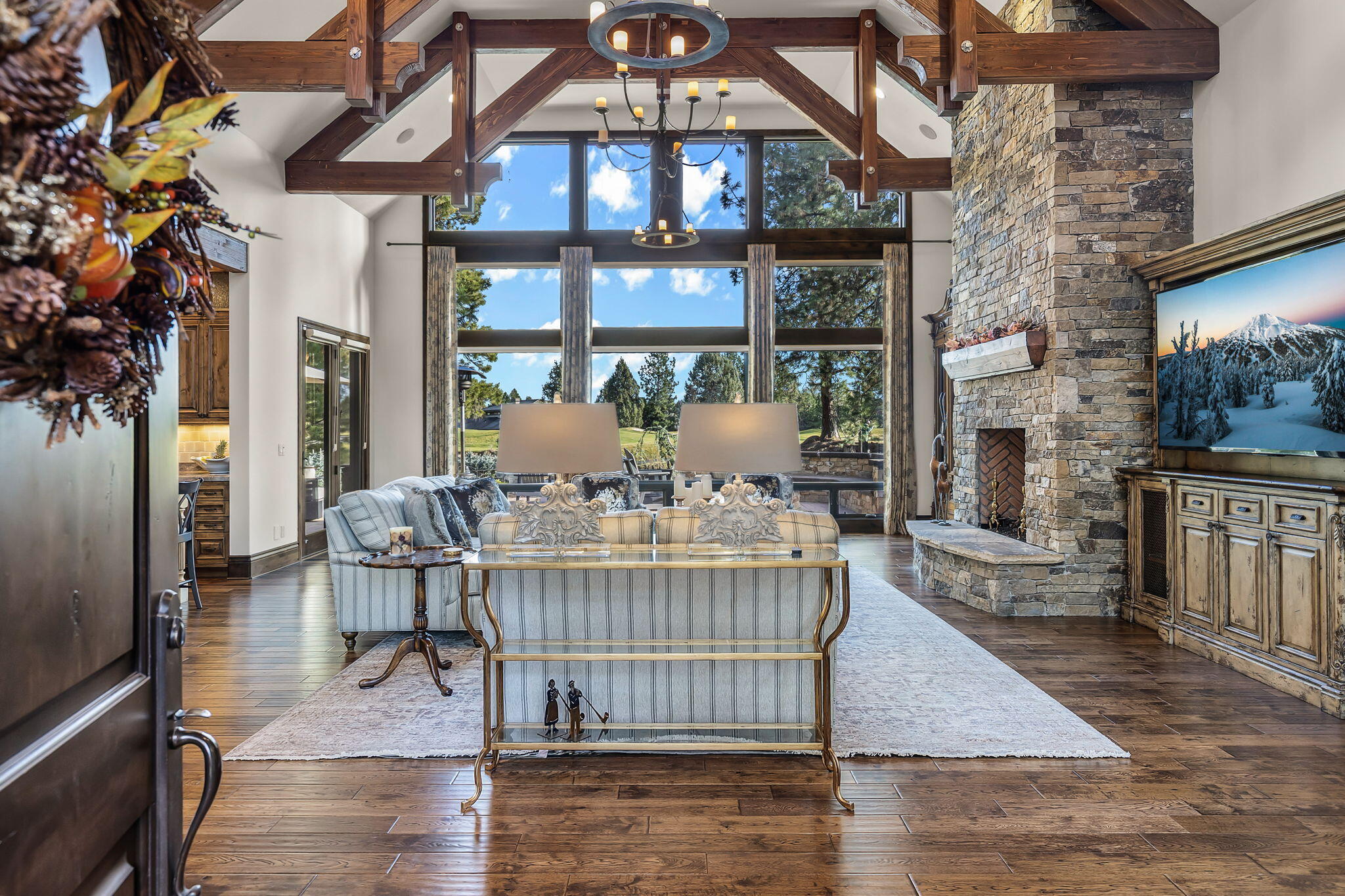 61644 Tam McArthur Loop