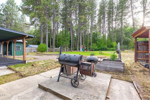 Tiny photo for 388 Genverna Glen, Grants Pass, OR 97527 (MLS # 220225381)