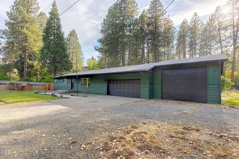 Tiny photo for 388 Genverna Glen, Grants Pass, OR 97527 (MLS # 220225381)