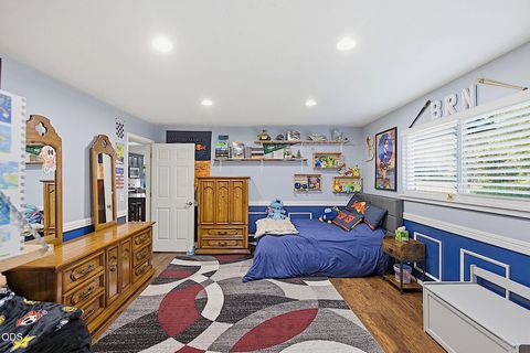 Tiny photo for 388 Genverna Glen, Grants Pass, OR 97527 (MLS # 220225381)
