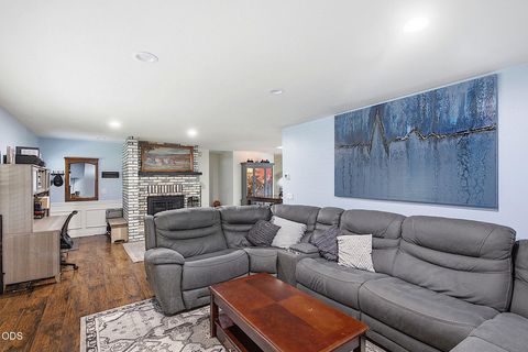 Photo of 388 Genverna Glen, Grants Pass, OR 97527 (MLS # 220225381)