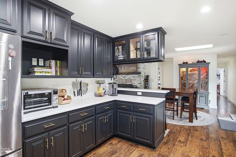 Tiny photo for 388 Genverna Glen, Grants Pass, OR 97527 (MLS # 220225381)