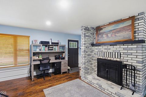 Tiny photo for 388 Genverna Glen, Grants Pass, OR 97527 (MLS # 220225381)