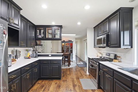 Tiny photo for 388 Genverna Glen, Grants Pass, OR 97527 (MLS # 220225381)