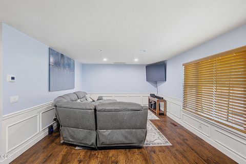 Tiny photo for 388 Genverna Glen, Grants Pass, OR 97527 (MLS # 220225381)