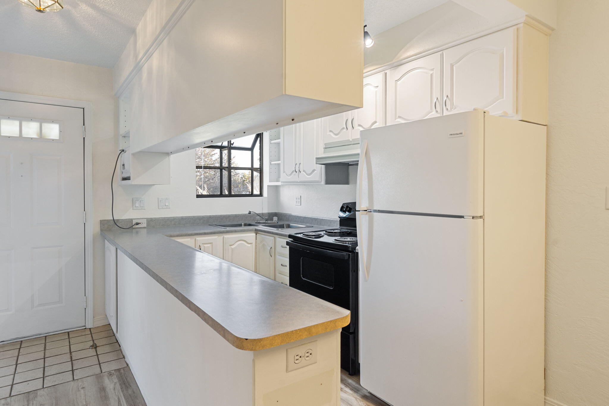 495 Chestnut Street 19