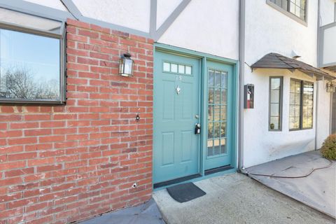 Tiny photo for 495 Chestnut Street #19, Ashland, OR 97520 (MLS # 220219913)