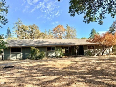 Photo of 6701 Tunnel Loop Road, Grants Pass, OR 97526 (MLS # 220228694)