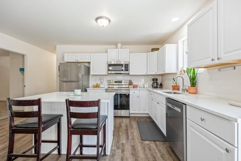 Tiny photo for 745 SW Madison Street, Madras, OR 97741 (MLS # 220219815)